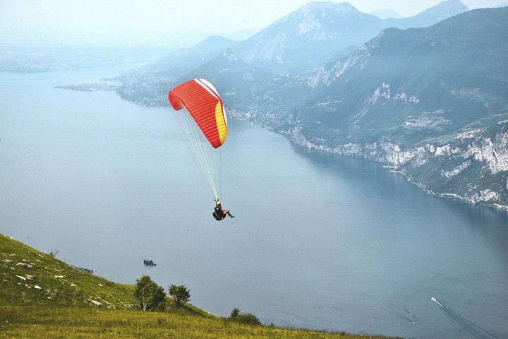 Paragliding on Garda Lake