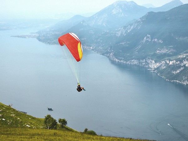  RESIDENCE MALCESINE Active & Family- Gardalake - Paragliding on Lake Garda